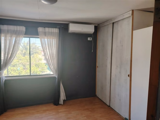 Casa en venta de 5 dorm. en La Florida