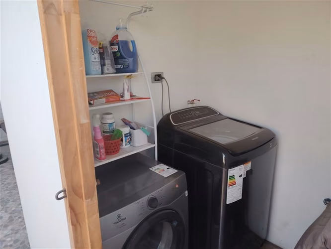 Casa en venta de 5 dorm. en La Florida