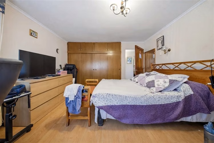 VENTA 2 CASAS TERRENO DE 1000 M2 METRO ROJAS M.