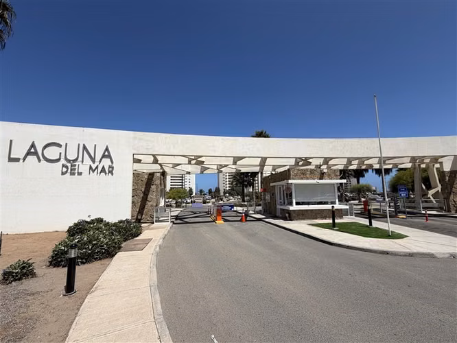 Departo en venta de 2D/B/1E/1B, La serena C. Laguna del Mar