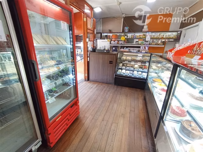 Terreno con local comercial en el corazón de viña