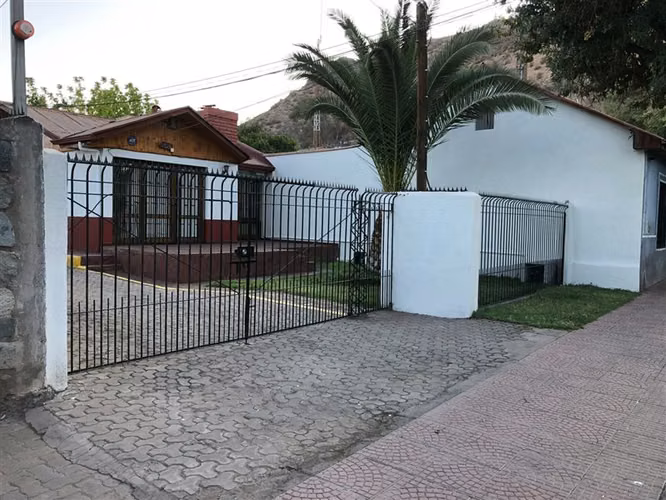 Local Comercial en arriendo en Los Andes
