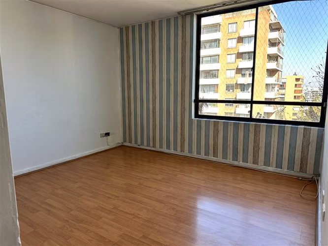Departamento en venta de 3 dorm. 2 baños en Providencia