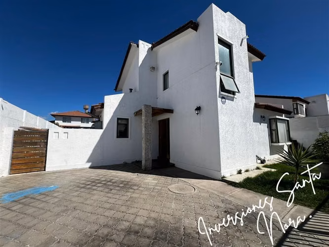 Casa En Venta De 5 Dorm. Peñuelas Coquimbo - Imagen 2
