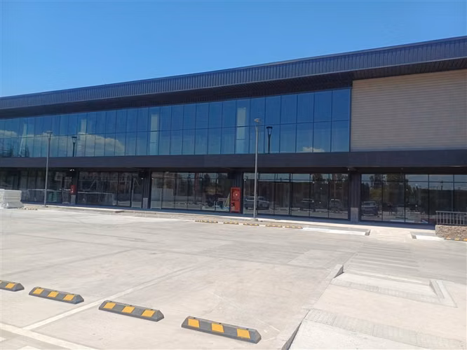 Local Comercial en arriendo en Colina de 240 mtr2