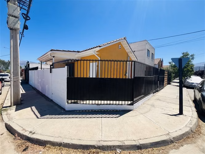 Casa en venta de 3 dorm. en San Felipe