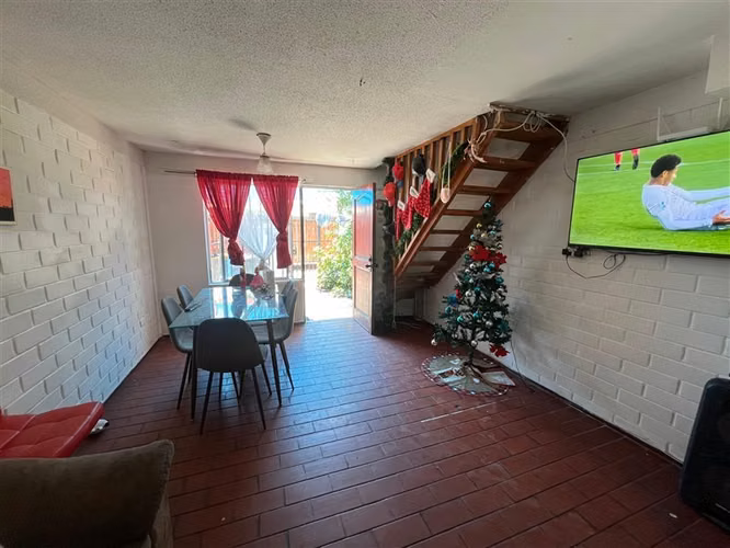 Venta Casa Villa Anguita a pasos metro Hospital El Pino