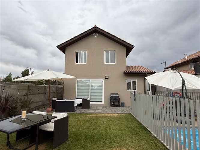 Venta Casa con Acceso a Laguna de Chicureo