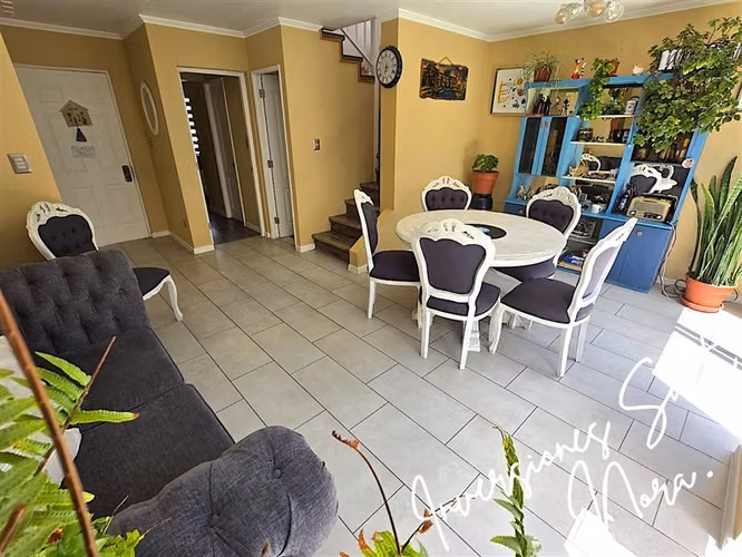 En Venta casa 3 dormitorios Condominio Serena Oriente
