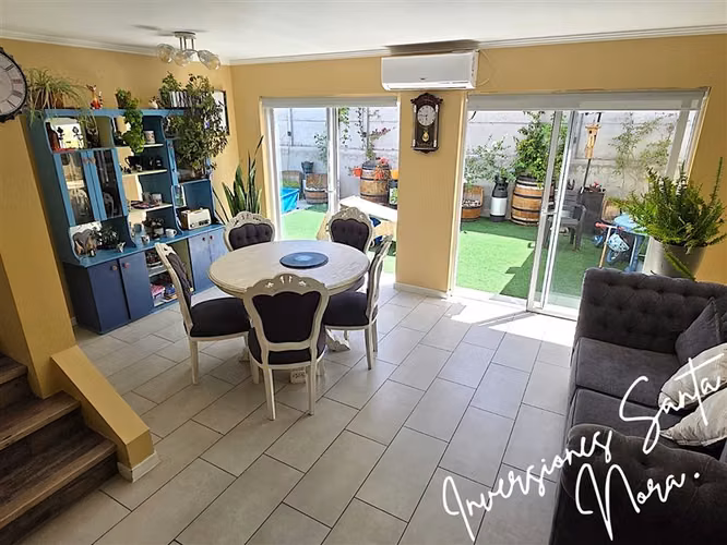 En Venta casa 3 dormitorios Condominio Serena Oriente