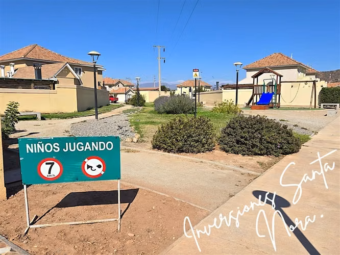 En Venta casa 3 dormitorios Condominio Serena Oriente