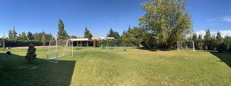 Casa en venta de 4 dorm. en chicureo