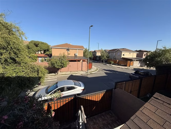 Venta de 3D en Valle Lo Campino con acceso controlado