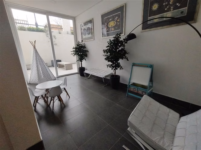 Departamento en venta de 1 dorm. en La Cisterna