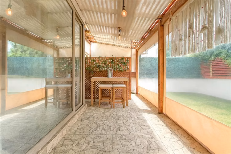 Casa 3 Pisos muy elegante en Barrio Tranquilo. Peñalolen