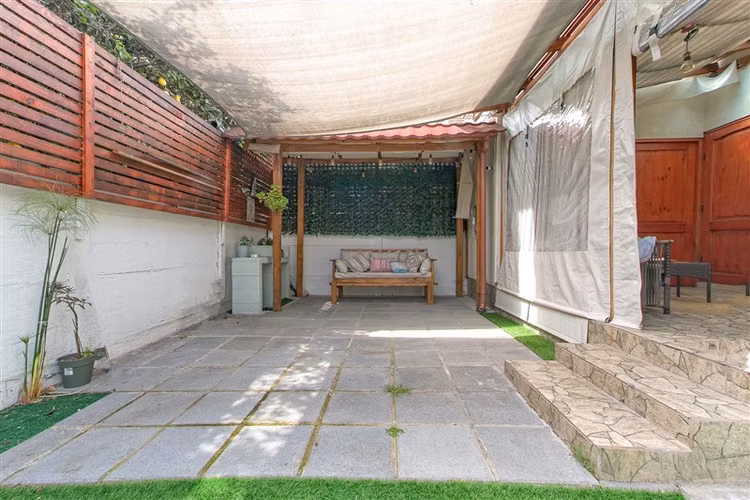 Casa 3 Pisos muy elegante en Barrio Tranquilo. Peñalolen
