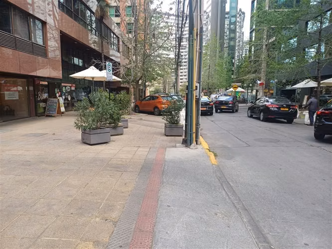 Local Comercial en arriendo en Galeria en Providencia