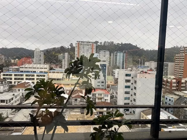 Amplia oficina frente a edificio de Tribunales en Concepción