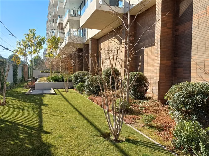 SE VENDE HERMOSO Y COMODO DEPARTAMENTO EN LAS CONDES.