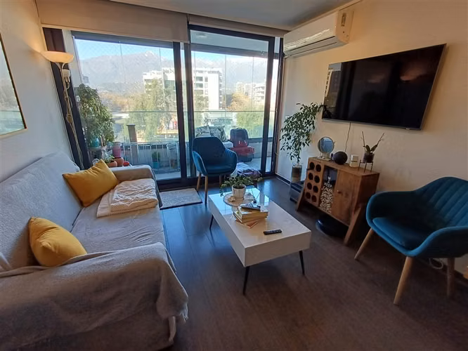 SE VENDE HERMOSO Y COMODO DEPARTAMENTO EN LAS CONDES.