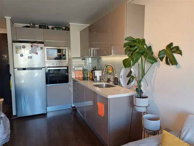 SE VENDE HERMOSO Y COMODO DEPARTAMENTO EN LAS CONDES.
