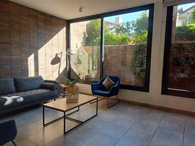 SE VENDE HERMOSO Y COMODO DEPARTAMENTO EN LAS CONDES.