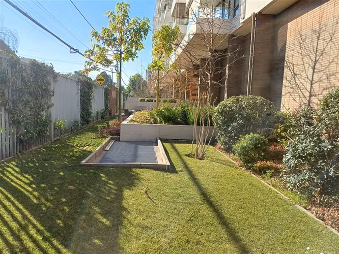 SE VENDE HERMOSO Y COMODO DEPARTAMENTO EN LAS CONDES.