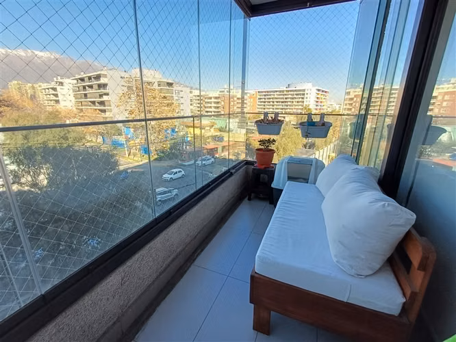 SE VENDE HERMOSO Y COMODO DEPARTAMENTO EN LAS CONDES.