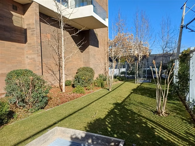 SE VENDE HERMOSO Y COMODO DEPARTAMENTO EN LAS CONDES.