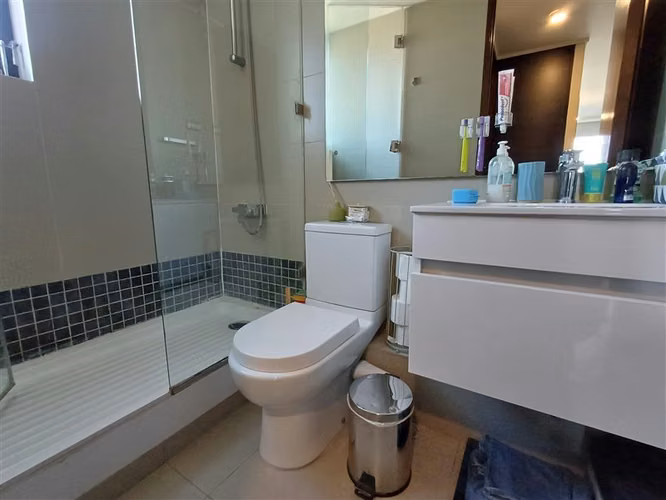 SE VENDE HERMOSO Y COMODO DEPARTAMENTO EN LAS CONDES.