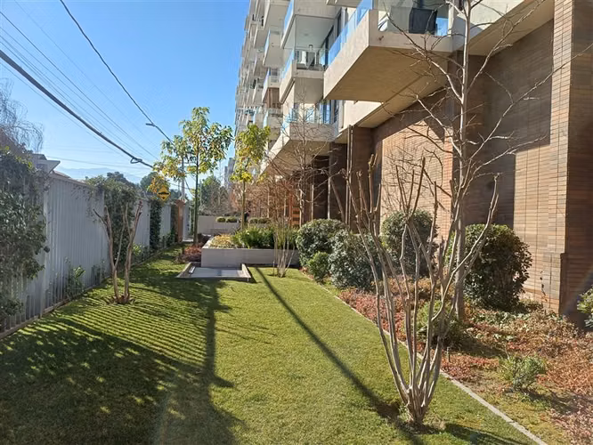 SE VENDE HERMOSO Y COMODO DEPARTAMENTO EN LAS CONDES.
