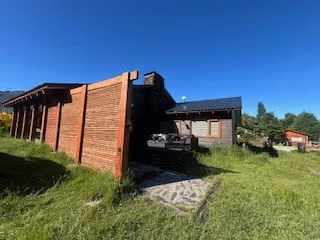Preciosa y amplia casa en venta amoblada 4 dorm 3 b quincho