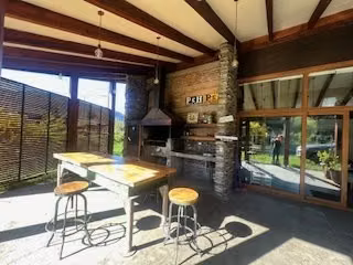 Preciosa y amplia casa en venta amoblada 4 dorm 3 b quincho