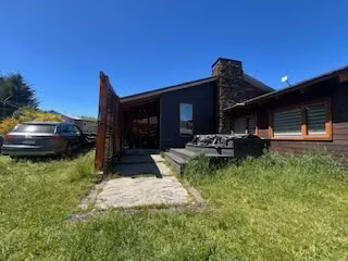Preciosa y amplia casa en venta amoblada 4 dorm 3 b quincho