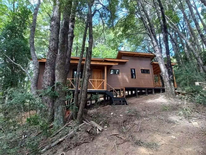 CASA EN PUCON CON PARCELA DE 1 HECTÁREA