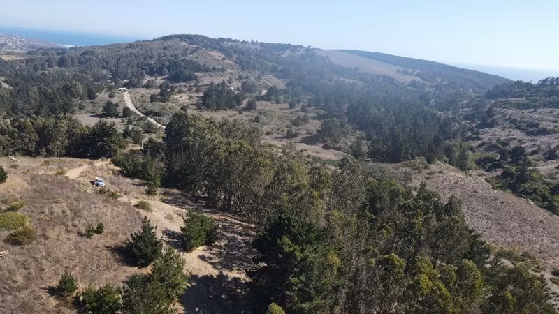 Lindo sitio entre Matanzas y Pupuya con vista lejana al mar