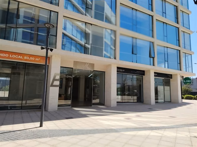 Oficina en arriendo Chicureo