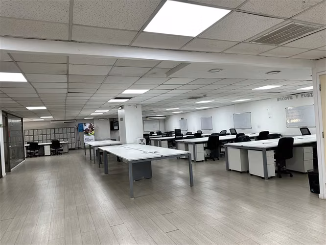 Oficina arriendo en Santiago Centro Habilitada 200 personas