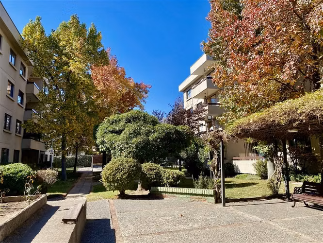 Departamento en venta de 4 dorm. en Las Condes