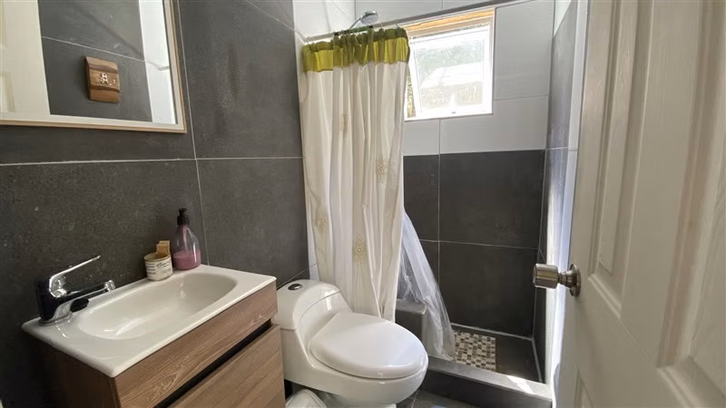 Parcela en venta de 5000 M2 con dos casas nuevas