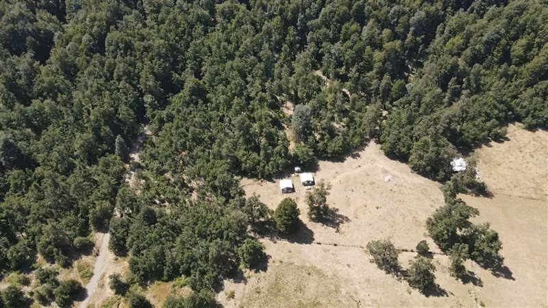 Parcela en venta de 5000 M2 con dos casas nuevas
