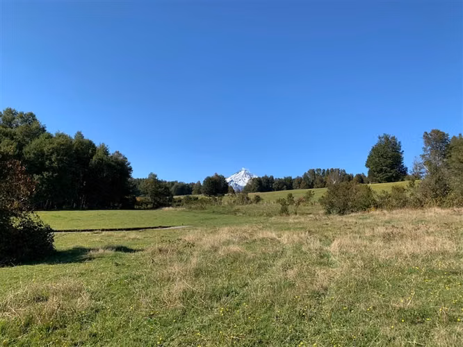 Pucon-Los Riscos- Parcela con vista al lago y volcan