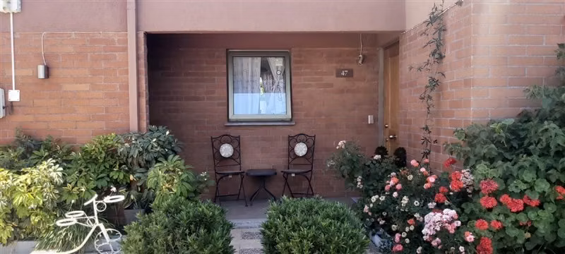 Venta de Amplia Casa esquina Condominio Valle Araucaria-Buin