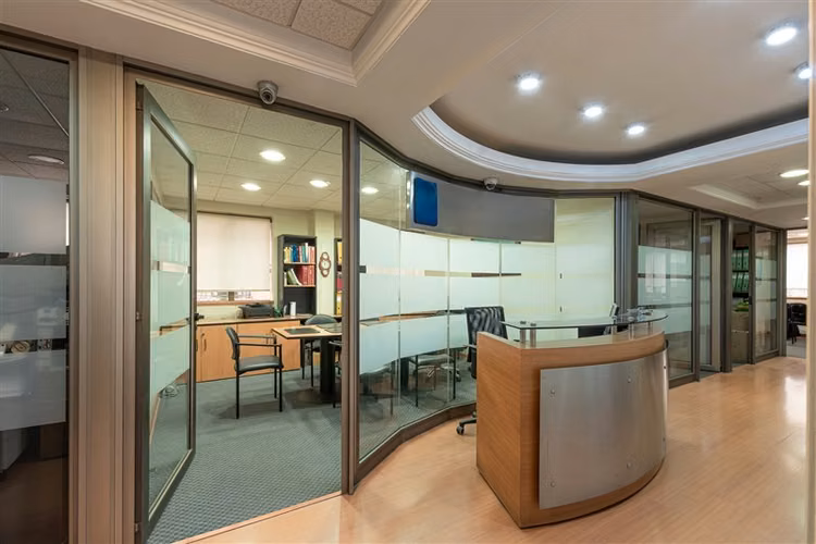 Venta Oficina Las Condes Barrio El Golf 174m2 y 5 Estac. - Imagen 3