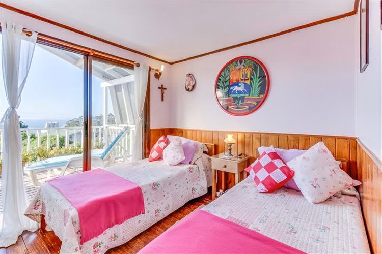 Casa en arriendo por temporada de 4 dorm. en Algarrobo.