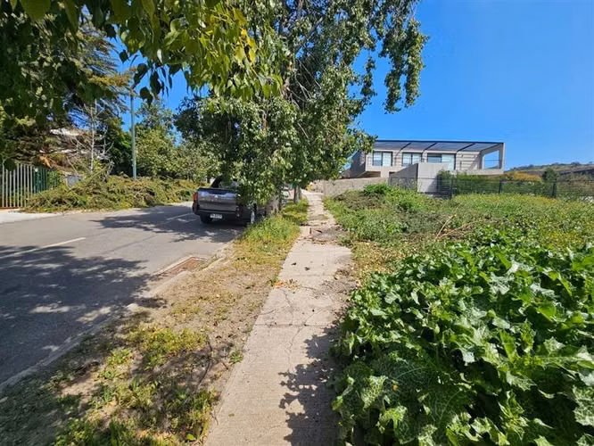 Sitio en venta con urbanismo completo en Chicureo