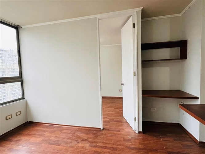 Venta departamento. Metro Moneda. 1D1B . Lord Cochrane 136