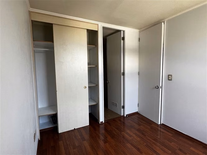Venta departamento. Metro Moneda. 1D1B . Lord Cochrane 136