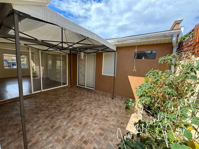 Casa En Venta De 4 Dorm. Las Tocarzas en la Serena