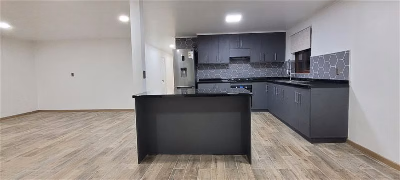 Casa en venta de 4 dorm. en San Rafael